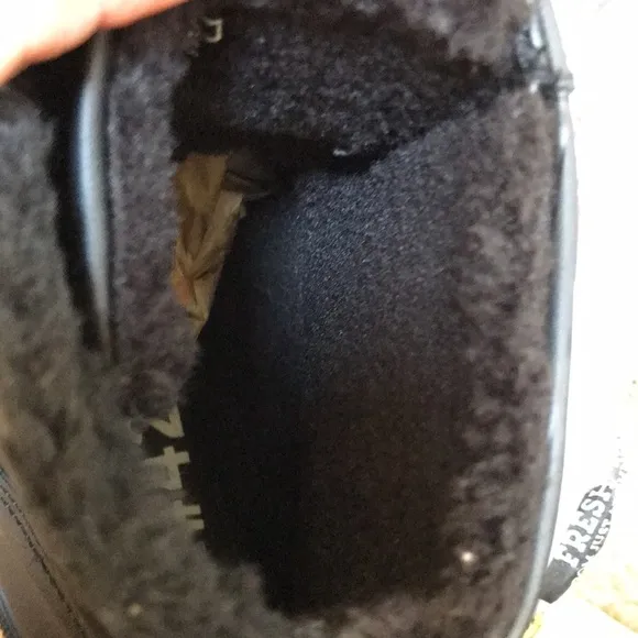 New! Bershka men’s 9, lined high top sneakers.