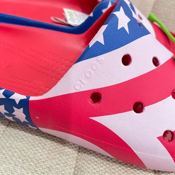 NEW Crocs Classic‎ American Flag Slide v2 Patriotic USA Sandals Women 9 Men 7