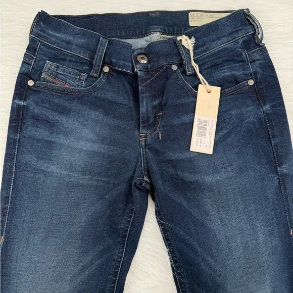 New Diesel Womens Boot Cut blue Jeans Classic Style.      Size 24x30