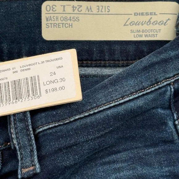 New Diesel Womens Boot Cut blue Jeans Classic Style.      Size 24x30