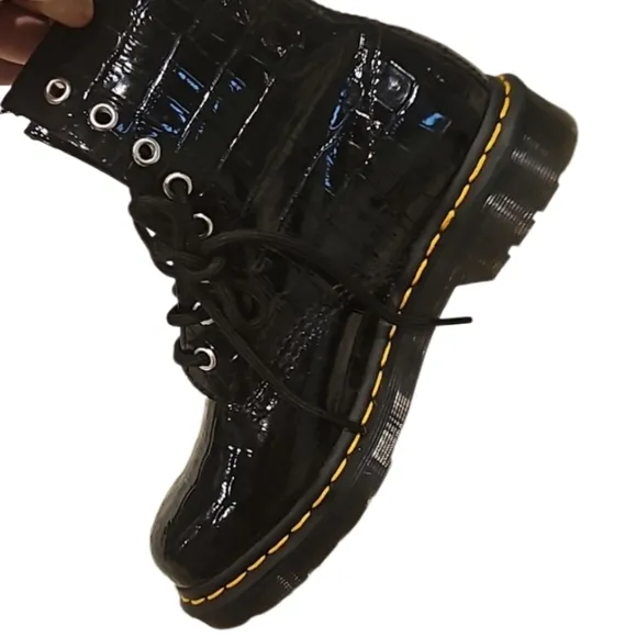 NEW! DR. MARTENS 1460 Patent Leather Crocodile Combat Boots 6.