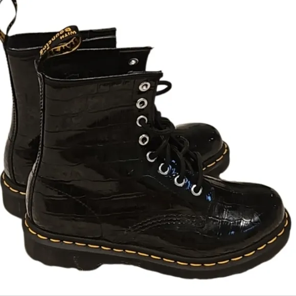 NEW! DR. MARTENS 1460 Patent Leather Crocodile Combat Boots 6.