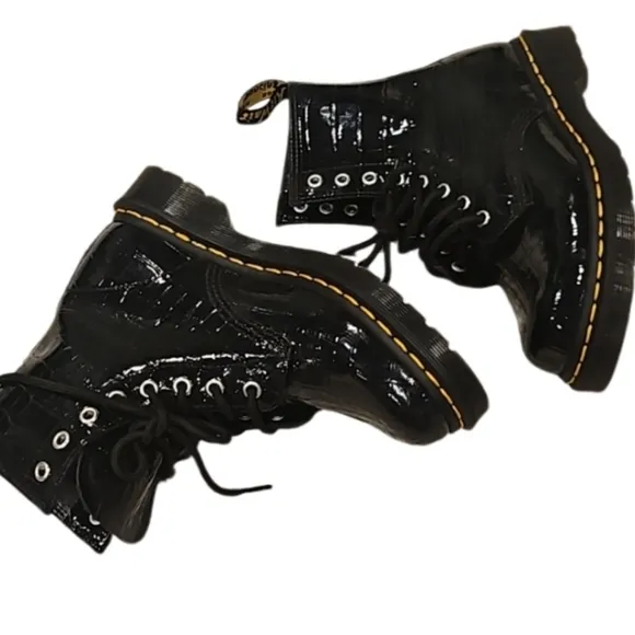 NEW! DR. MARTENS 1460 Patent Leather Crocodile Combat Boots 6.