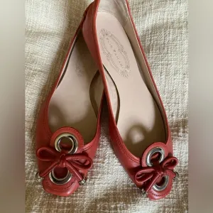 New! Elie Tahari Leather ballet flat with Embellished toe cap Coral size 38.5