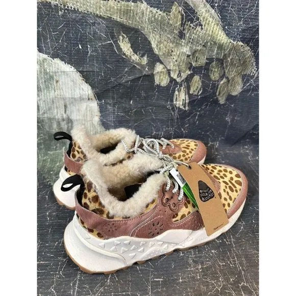 NEW FLOWER MOUNTAIN  Sneakers Sz Us 7.5