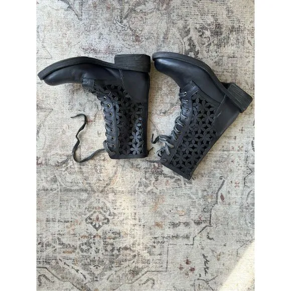 New Free People Flower Power Lace-Up Boots Size 37