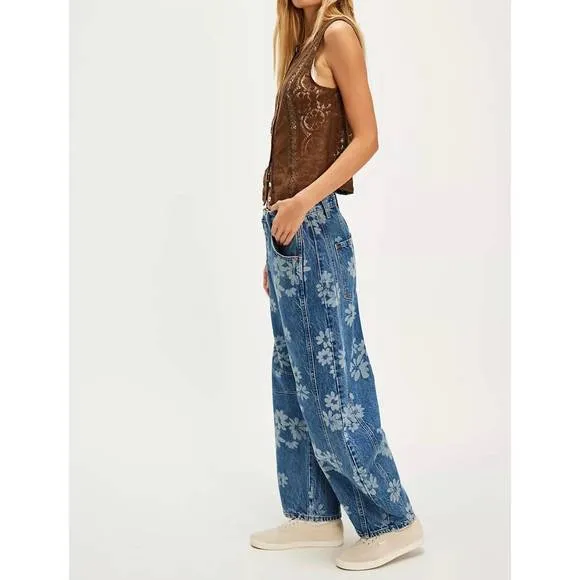 NEW FREE PEOPLE good luck printed barrel jeans in laser daisy