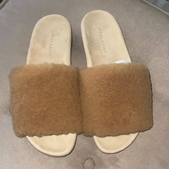 NEW JENNI KAYNE Shearling Slide Sandal Tan Beige Fuzzy FUR {$325 MSRP} 40 / 10