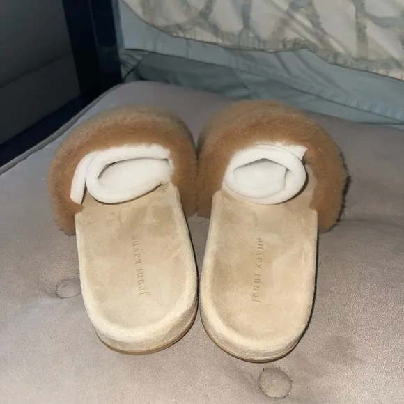 NEW JENNI KAYNE Shearling Slide Sandal Tan Beige Fuzzy FUR {$325 MSRP} 40 / 10