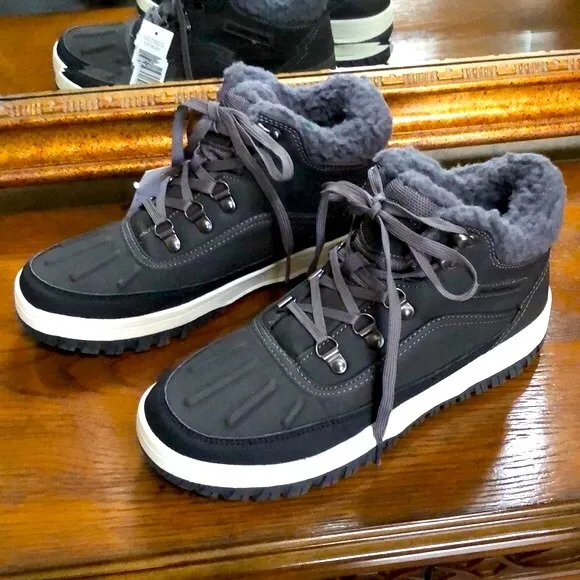 New Men’s Weatherproof lace up sneaker boots with suede leather.  Size 8. Grey.