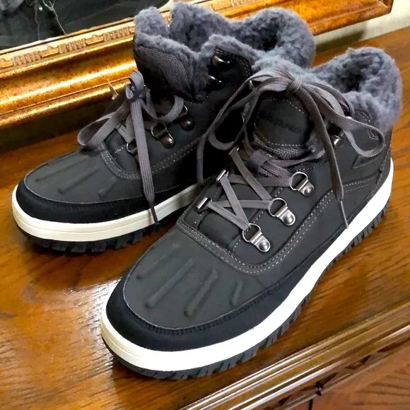New Men’s Weatherproof lace up sneaker boots with suede leather.  Size 8. Grey.