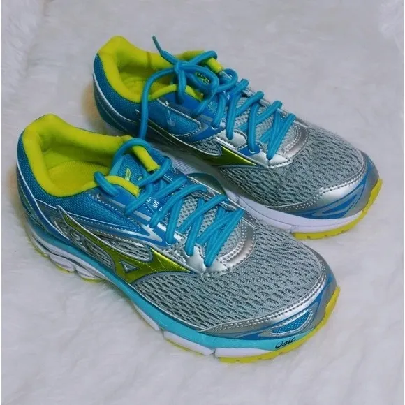 NEW Mizuno Women's Wave Inspire 13 Running Walking Athletic Sneakers US 6