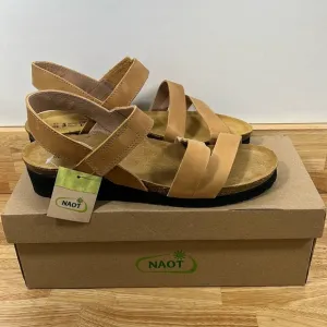NEW NAOT 9, 40 Kayla Neutral Beige Tan Leather Supportive Popular Sandals