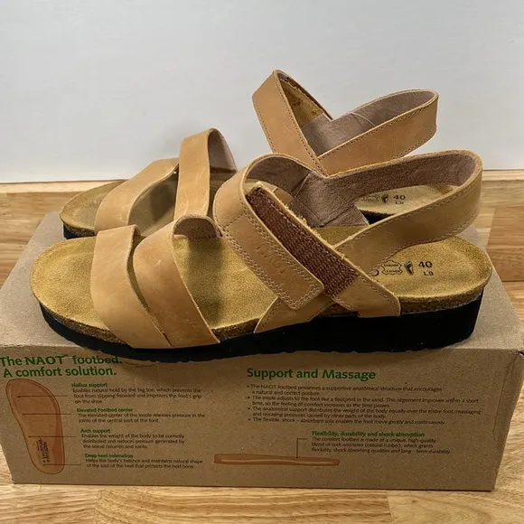 NEW NAOT 9, 40 Kayla Neutral Beige Tan Leather Supportive Popular Sandals