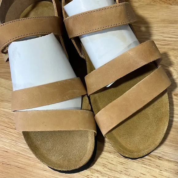 NEW NAOT 9, 40 Kayla Neutral Beige Tan Leather Supportive Popular Sandals