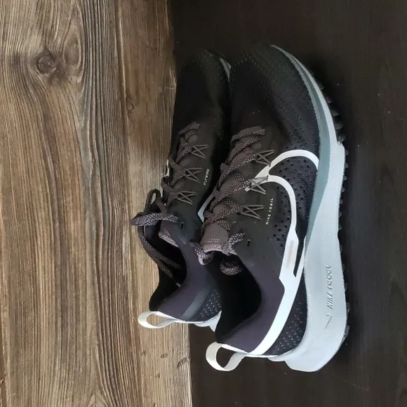 New Nike React Pegasus Trail Black Grey Outdoor Running Sneakers Womens 10