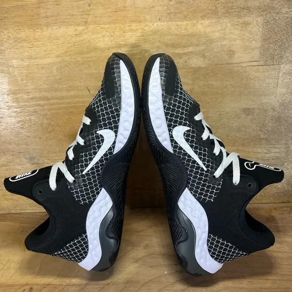 NEW Nike Renew Elevate 2 Womens Size 10.5 Basketball Shoes Sneakers Black White