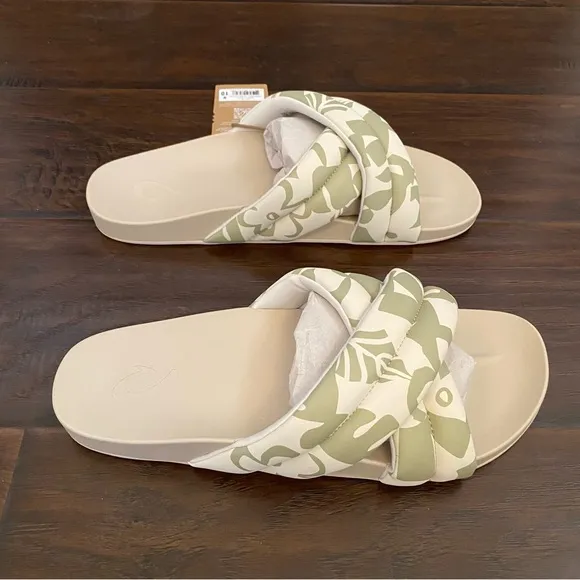 New Olukai Hila cool color and pattern women’s slide sandals 🩴 size 10