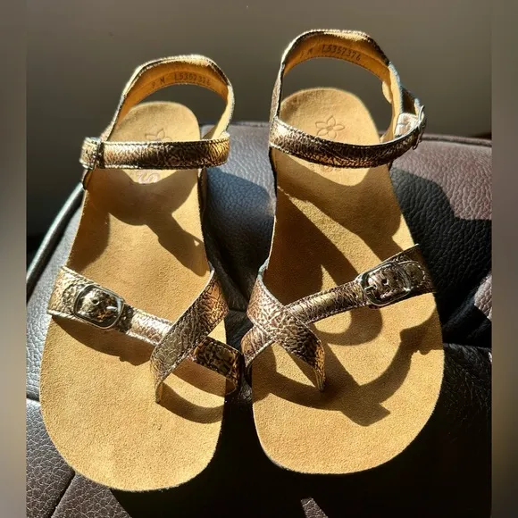 NEW SAS Pampa Sandals with Toe Loop in Copper and Gold