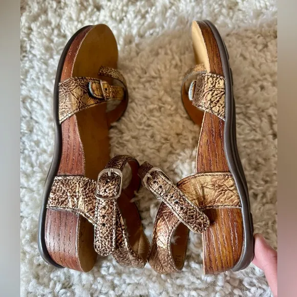 NEW SAS Pampa Sandals with Toe Loop in Copper and Gold