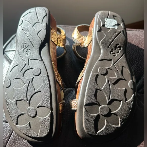 NEW SAS Pampa Sandals with Toe Loop in Copper and Gold