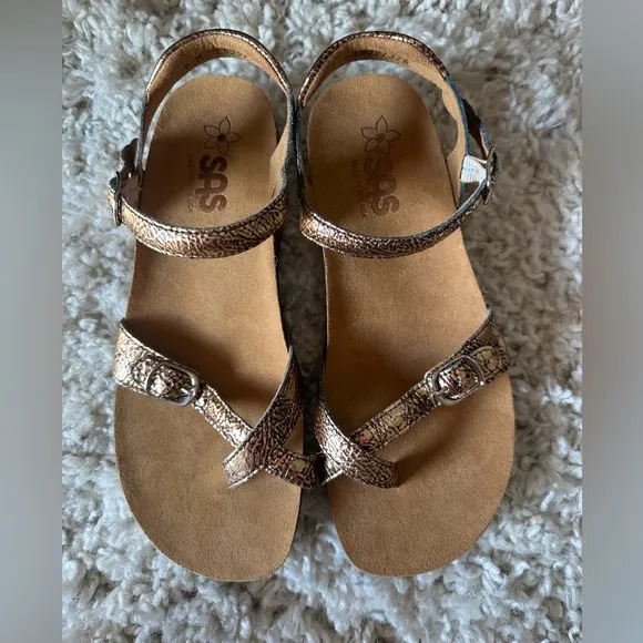 NEW SAS Pampa Sandals with Toe Loop in Copper and Gold