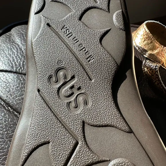 NEW SAS Pampa Sandals with Toe Loop in Copper and Gold