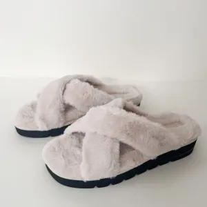 NEW Stuart Weitzman Fuzzy Roza Cream Slide Sandals US 10