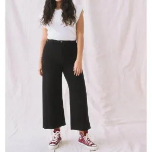 NEW THE GREAT. the seafair jean in black