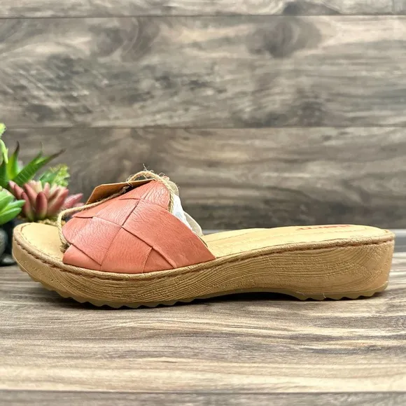 NIB Born Aleah 9M 40.5 Rust Leather Slide Sandals