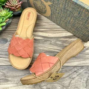 NIB Born Aleah 9M 40.5 Rust Leather Slide Sandals