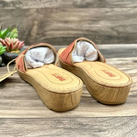 NIB Born Aleah 9M 40.5 Rust Leather Slide Sandals