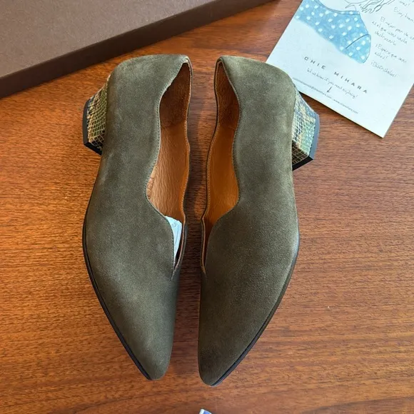 nib Chie Mihara “Rocal” Suede Low Heeled Loafers – in Olive Green size 9.5