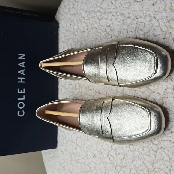 NIB Cole Haan Women's Tarese Soft Loafers Soft Gold Sz 7.5