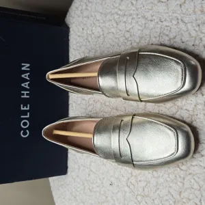 NIB Cole Haan Women's Tarese Soft Loafers Soft Gold Sz 7.5