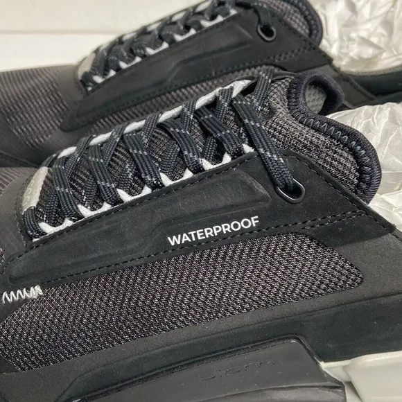 NIB ECCO Biom 2.1 X Mountain Men's Nubuck Waterproof Outdoor Sneaker EU46 Black‎