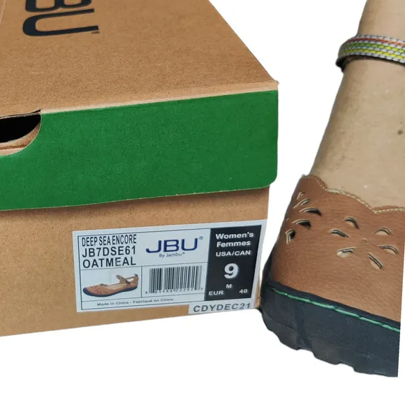 NIB JBU Deep Sea Encore Mary Jane Flats Oatmeal Faux Leather Memory Foam 9