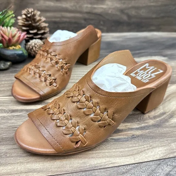 NIB Miz Mooz Briar 38 7.5-8 Whipstitch Leather Heeled Slide Sandal Brandy Brown