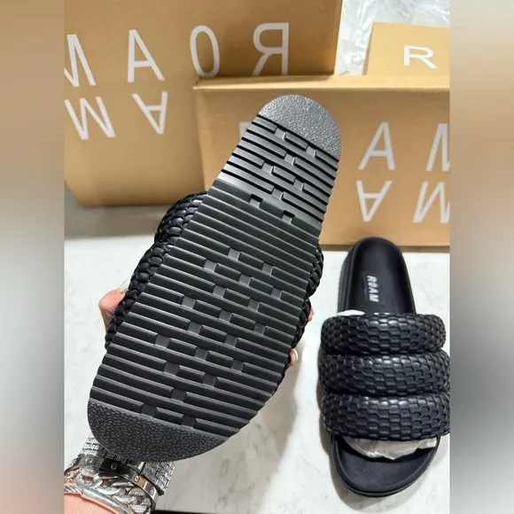 NIB Roam Puffy Mesh Sandals Slides Black Sz US 7 $142