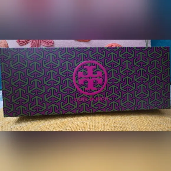 NIB:Tory Burch Flower Jelly Thong Sandals