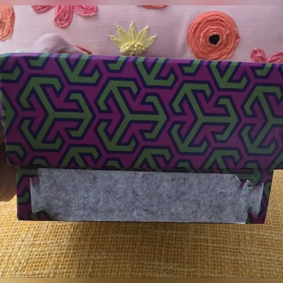 NIB:Tory Burch Flower Jelly Thong Sandals