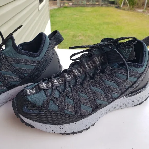 Nike ACG Terra Gobe Sneakers Outdoor Deep Jungle Green BV6344-300 Size 6 Unisex