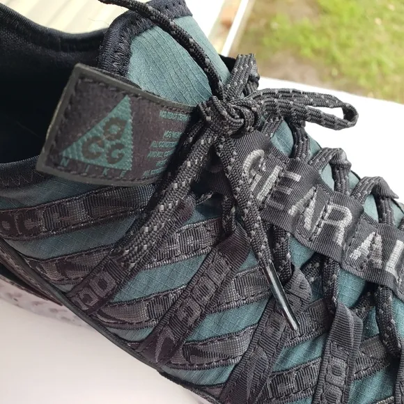Nike ACG Terra Gobe Sneakers Outdoor Deep Jungle Green BV6344-300 Size 6 Unisex
