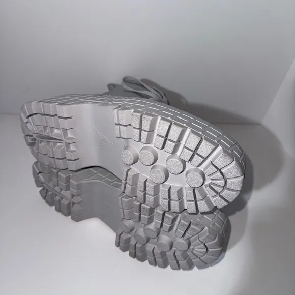 Nike Air Jordan 1 High Brooklyn In Boots In Silver