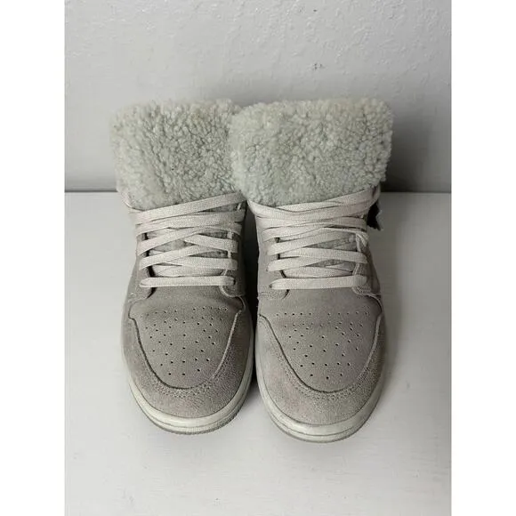 Nike Air Jordan 1 Low SE Sherpa Fleece Women's Size 10 Sneakers DO0750-002