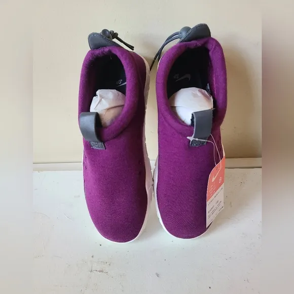 Nike Air Moc Tech Fleece Sneakers