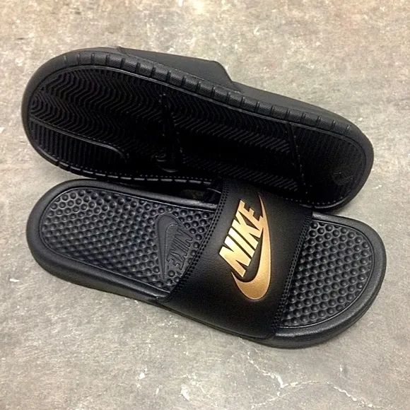 NIKE BENASSI SLIDES JUST DO ITJDI METALLIC GOLD BLACKS GOLDS *
