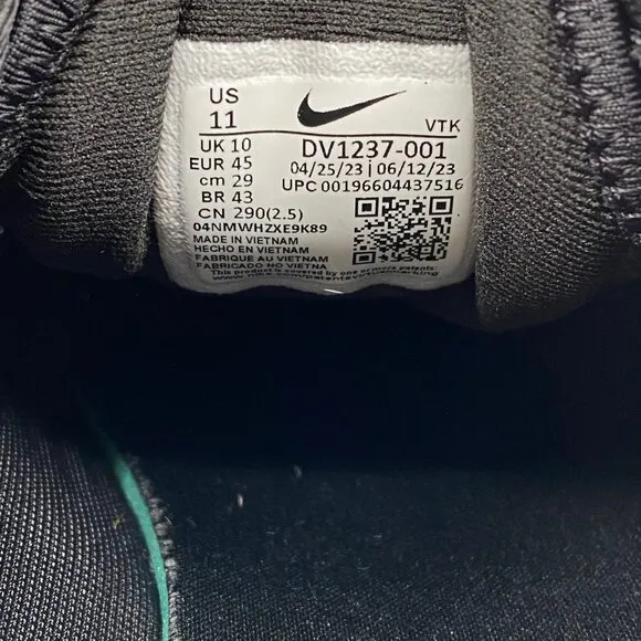 Nike Black/White Textile Sneakers | Athletic Style Size 11