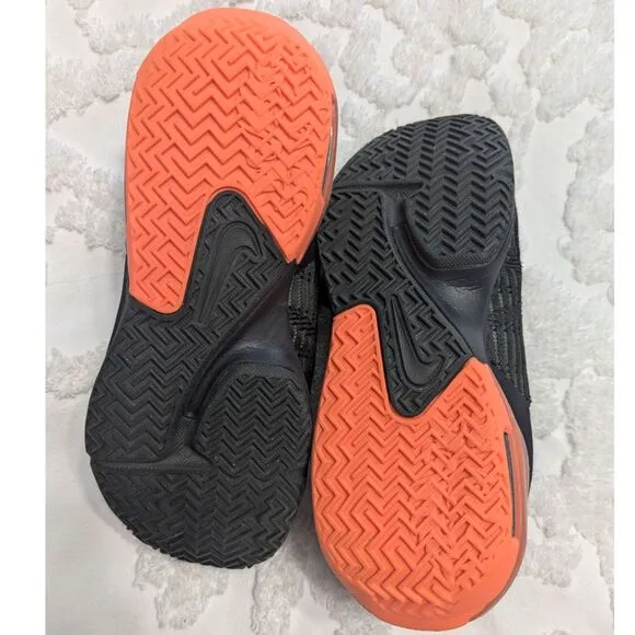 Nike Boys' Lebron Witness 6 Black and Orange Basketball Sneakers Size 4.5Y