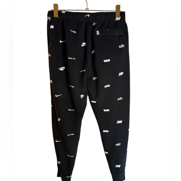 Nike Club Fleece Men's Brushed-Back Allover Print Joggers in Sz L